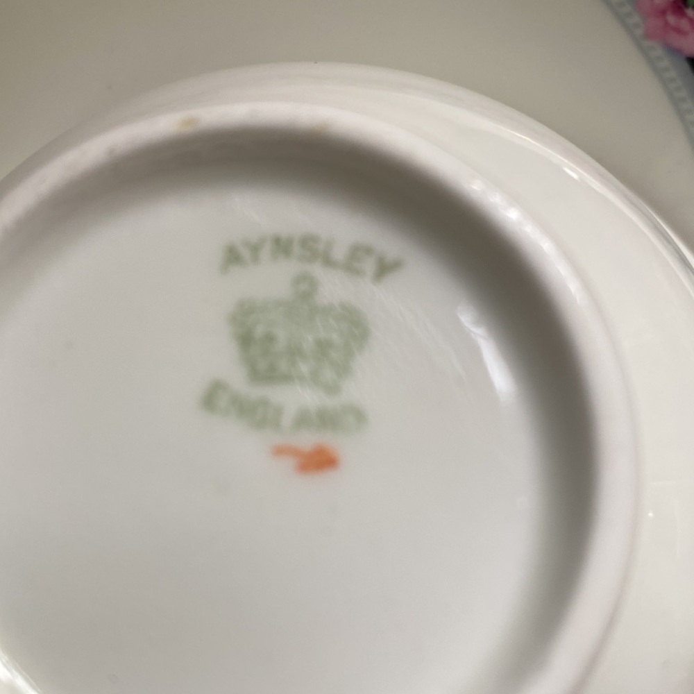Vintage Ainsley Porcelain cup and saucer and 2 dessert plates. - Picture 6 of 8